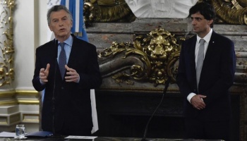 Lacunza se hace cargo de una economía al borde del colapso
