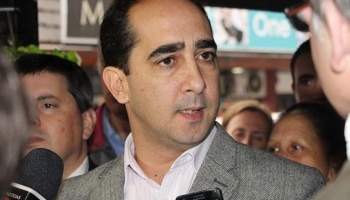 Tagliaferro en caída libre: Concejal de su riñón lo critica y arma bloque unipersonal