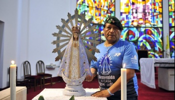 La Virgen de Malvinas vuelve a Argentina: “Estuvo cautiva, casi como un símbolo de nuestras islas"