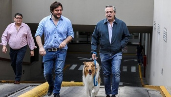 Audio expone a mano derecha de Leandro Santoro intentando condicionar a la prensa