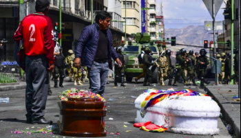 Bolivia: El régimen de Jeanine Áñez llegó con la biblia y ya acarrea 32 muertos