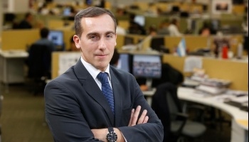 ¿A qué juega Hugo Alconada Mon?
