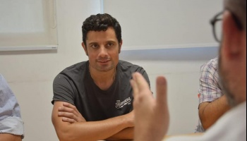 Siendo profesor de educación física, el intendente que trabajará ad honorem cobra por enseñar derecho