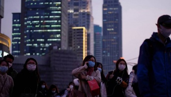 Crecen las críticas a la cuarentena: Piden imitar el modelo japonés