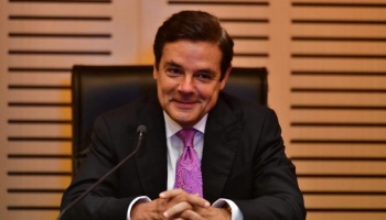 Misiones: Carlos Rovira, acorralado, juega sus cartas de manera desesperada