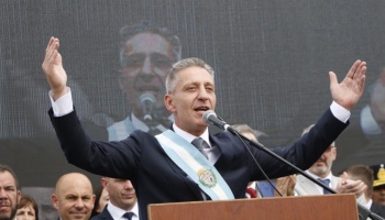 En plena pandemia, el gobernador Mariano Arcioni se triplicó el sueldo