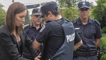 Piden la reincorporación de policías apartados por Vidal