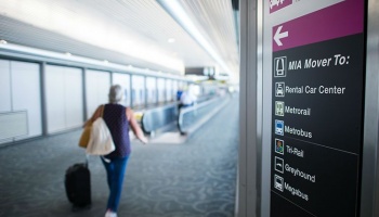La odisea de un matrimonio que viajó a Japón, fue deportado de México y está varado en Miami