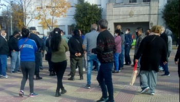 Lomas de Zamora: Feriantes rompieron el aislamiento exigiendo al municipio la apertura de actividades