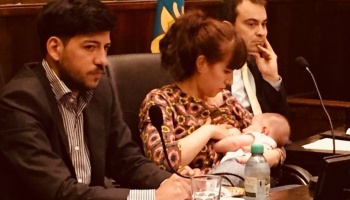 HCD de Morón: El presidente impidió sesionar a una concejal embarazada y la hizo llorar