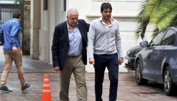 San Nicolás: Passaglia obligó a un grupo de obreros a pagar la comida y el alojamiento de la cuarentena