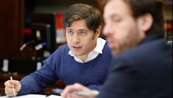 Con la crisis a cuestas, Axel Kicillof gastará casi 800 mil pesos en tapas de inodoro