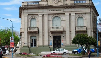 En medio de una investigación por juego clandestino, allanaron la jefatura de policía de Rafaela