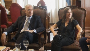 Tomas en Bariloche: Un propietario increpó a un funcionario de la ministra Frederic