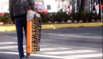 La Plata: La red de trata detrás de los manteros senegaleses, al amparo de un abogado sin matrícula