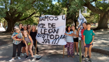 Un padre agredió y abusó sexualmente de sus hijos menores y la Justicia pretende revincularlos