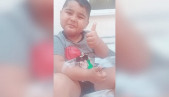 Un niño con Crohn lucha ante la negativa del Banco de Drogas bonaerense para no contraer cáncer