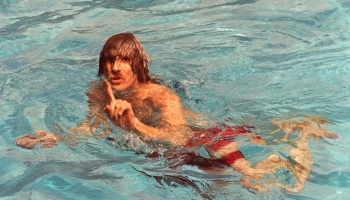 Me tiré por vos: Otra mirada sobre el legendario salto de Charly García 