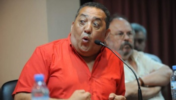 Insólito: Luis D’Elía celebró la movilización oficialista con una foto de los “anticuarentena”