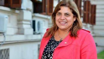 Sandra París: “Este es un gobierno populista con sesgo autoritario que nos quiere tener encerrados”