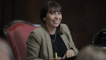 Desde Cambiemos ponen en duda que la vacuna “esté para diciembre”
