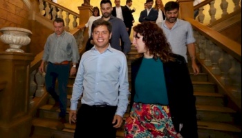 Obsesionado con las elecciones, ahora Kicillof gastará 1.5 millones en equipos de fotografía