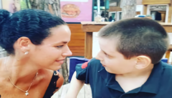 Mala praxis en el sanatorio Anchorena: Una madre espera una respuesta de la Justicia hace diez años