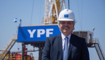 A pesar de las promesas, YPF continúa importando pelotas de fútbol de Pakistán