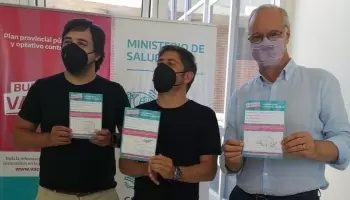 Vacunatorio VIP: El ministro de Salud de Kicillof vacunó a su director de Prensa y lo ocultó