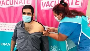 “Es una barbaridad que el presidente de IOMA se haya vacunado”