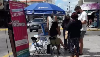 Ensenada: A pesar de las vacunas VIP, La Cámpora continúa al frente de la campaña de inscripción