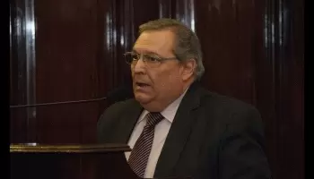 "No podemos sostener compañías que han evadido divisas y han colaborado con el vaciamiento del estado"