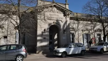 Héroes maltratados: Denuncian un recorte de sueldos en el hospital de Melchor Romero