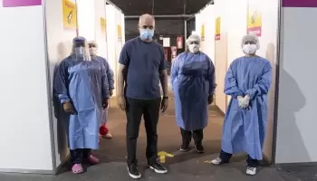 Para limpiar un hospital, Larreta contrató una empresa acusada de utilizar trabajadores contagiados