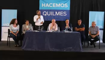 Funcionaria de Mayra Mendoza clausuró un club en el marco de un acto político opositor