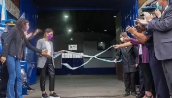 Mayra Mendoza inauguró un galpón vacío como sede de la PFA