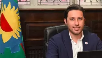 Funcionario designado irregularmente realizó una compra con un grosero sobreprecio