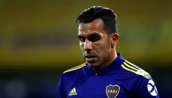 Carlos Tévez, cada vez más lejos de Fuerte Apache