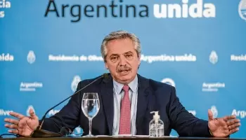 Especialistas recomendaron al gobierno continuar con las restricciones después del 30 de abril