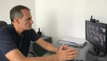 Guillermo Escudero sugirió “mejorar la proximidad entre el domicilio de los vecinos y los vacunatorios”