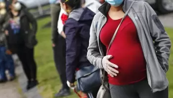 Embarazadas tendrán prioridad en la vacunación: “Todas las inoculaciones son seguras”