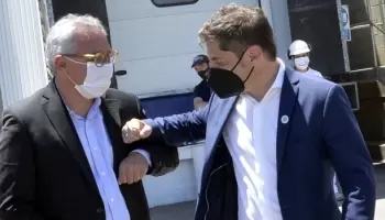 Plan de vacunación: Un grupo de WhatsApp oficialista expone las falsas promesas de Kicillof