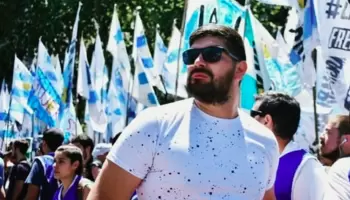 Máximo Kirchner sigue delegando poder en concejal denunciado por violencia de género