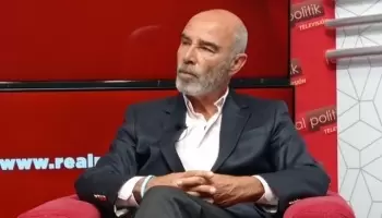 Gómez Centurión: “Los medios masivos han sido cómplices del sistema político”