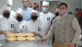 Pasteleros dan cursos de capacitación para centros comunitarios