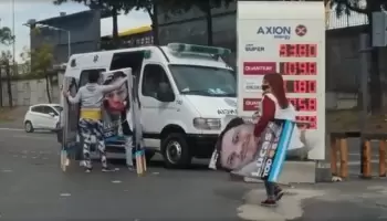 Video: Trasladan material de campaña del Frente de Todos en ambulancia del PAMI