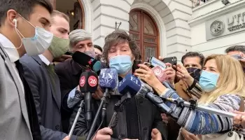 Milei votó y se mostró expectante: “Soy bilardista, gol no es cuando entra”