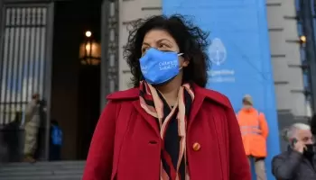 Con fines particulares, Raúl Jalil le prestó el avión sanitario catamarqueño a la ministra Vizzotti