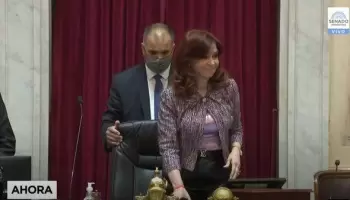 Un Louis Vuitton de 130 mil pesos: Polémica por el cinturón de Cristina en el Senado