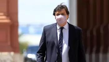 Las millonarias cortinas del ministro Claudio Moroni